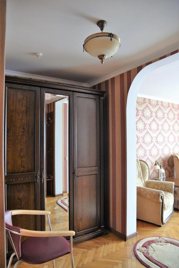 Луцьк Готель Світязь Lutsk Ngoại thất bức ảnh